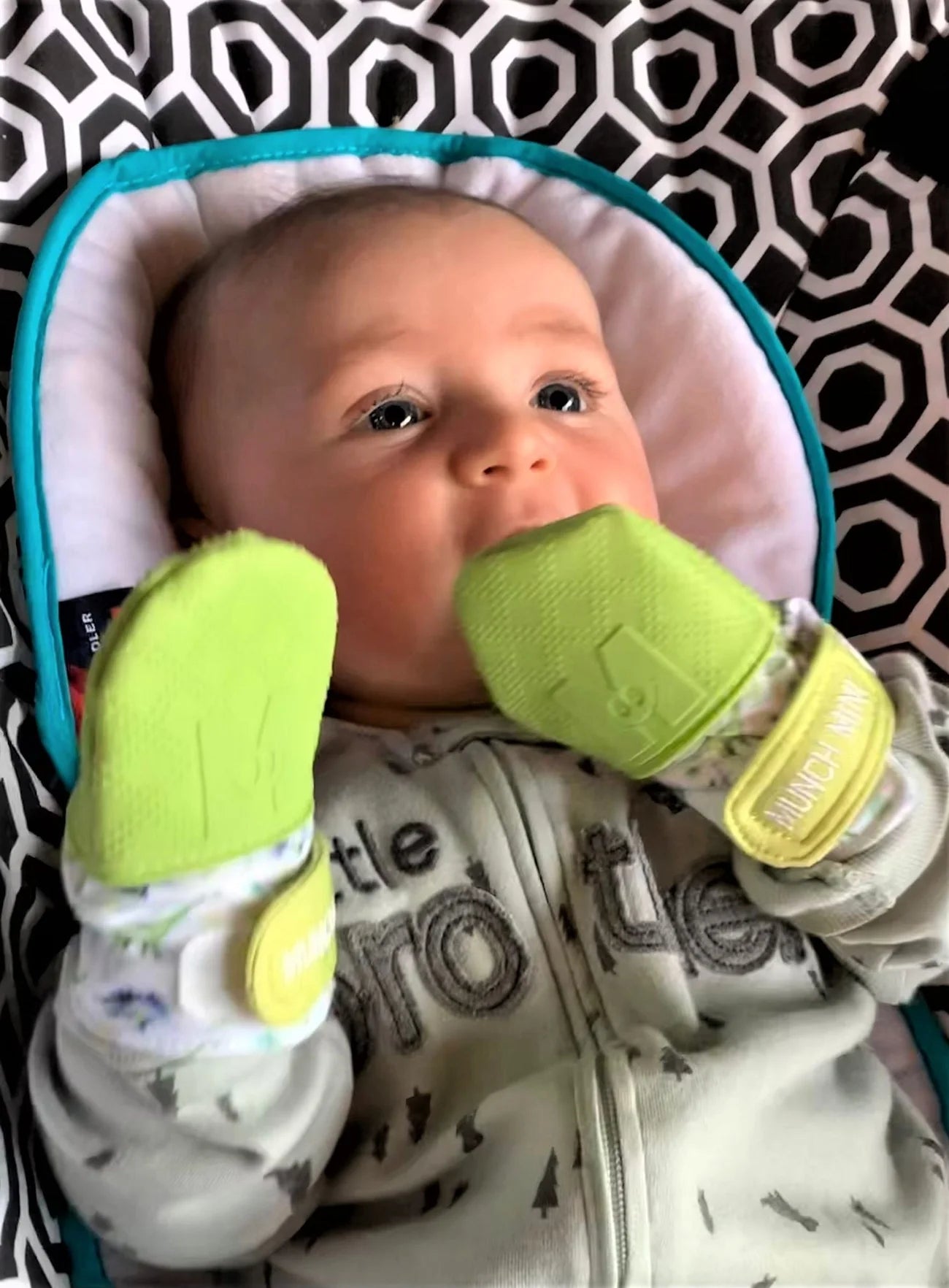Munch Minis - Teething & Anti-scratch Mitts - Dinos