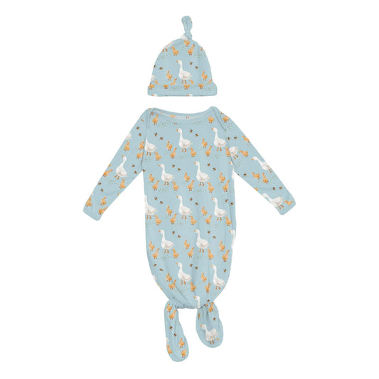 Sky Feeding Ducks Knotted Gown & Hat Set